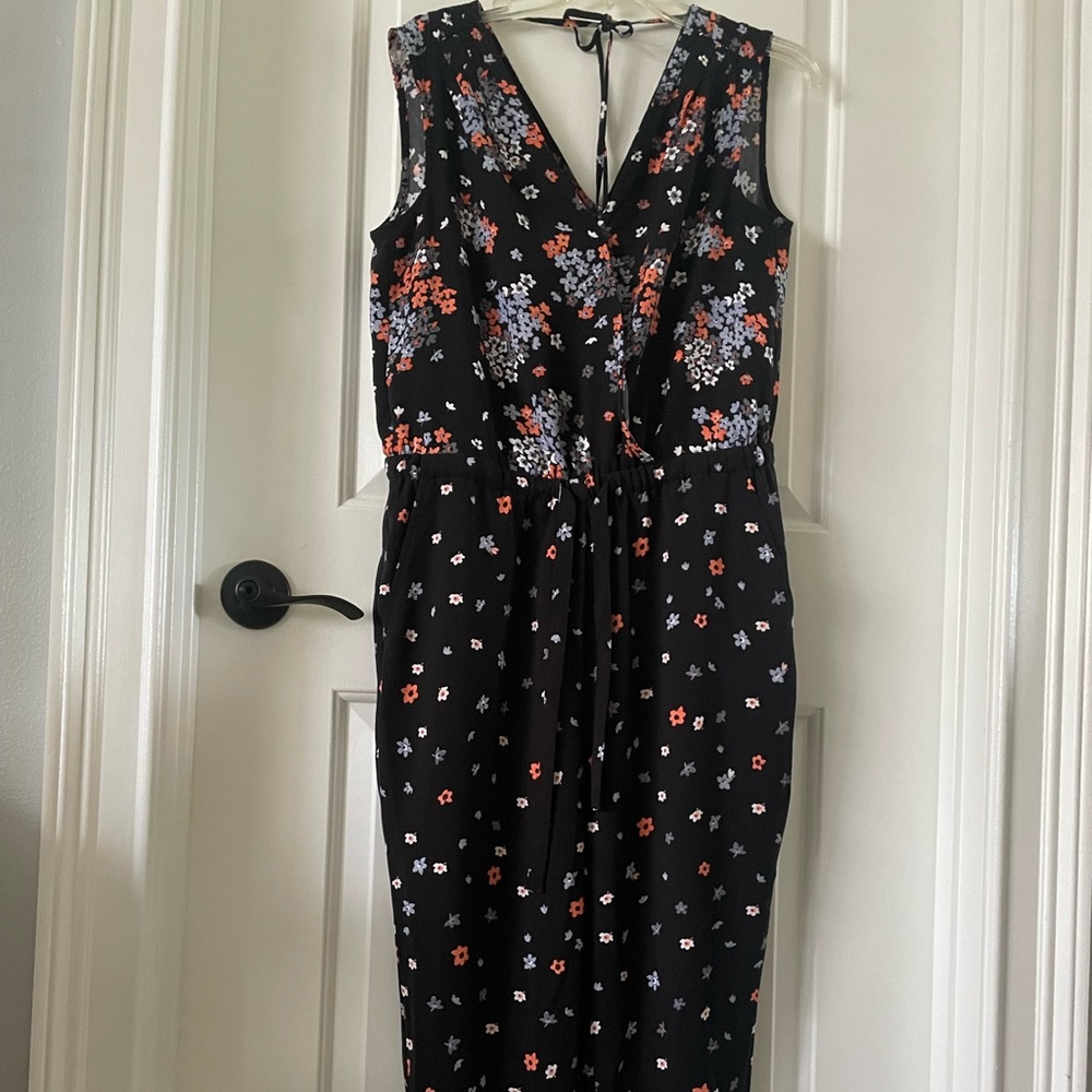 Loft floral jumpsuit size Medium like new